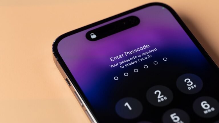 iPhone 卡在鎖定畫面怎麼辦?不解鎖也能救回的完整解法